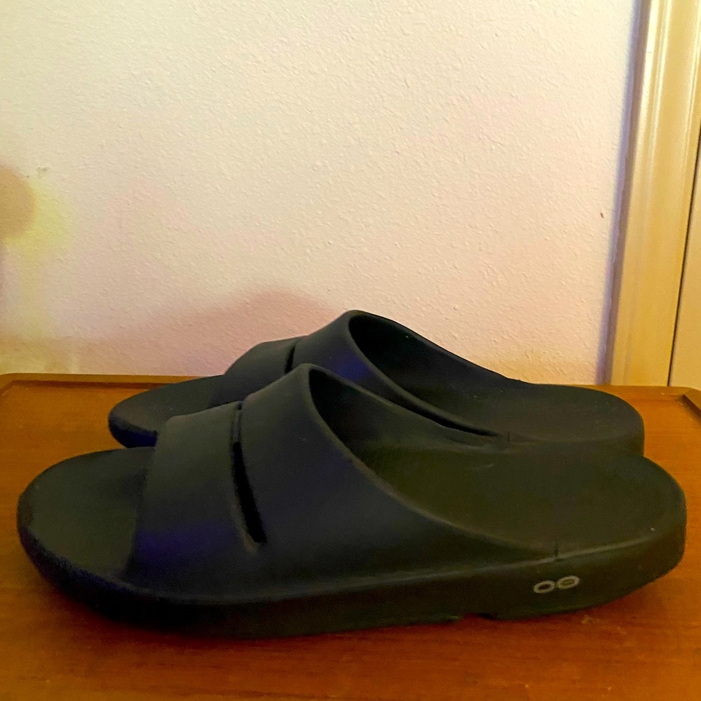 OOFOS slides